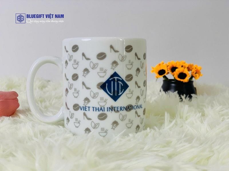 Click image for larger version

Name:	Mau-07.jpg
Views:	12
Size:	57.9 KB
ID:	435323