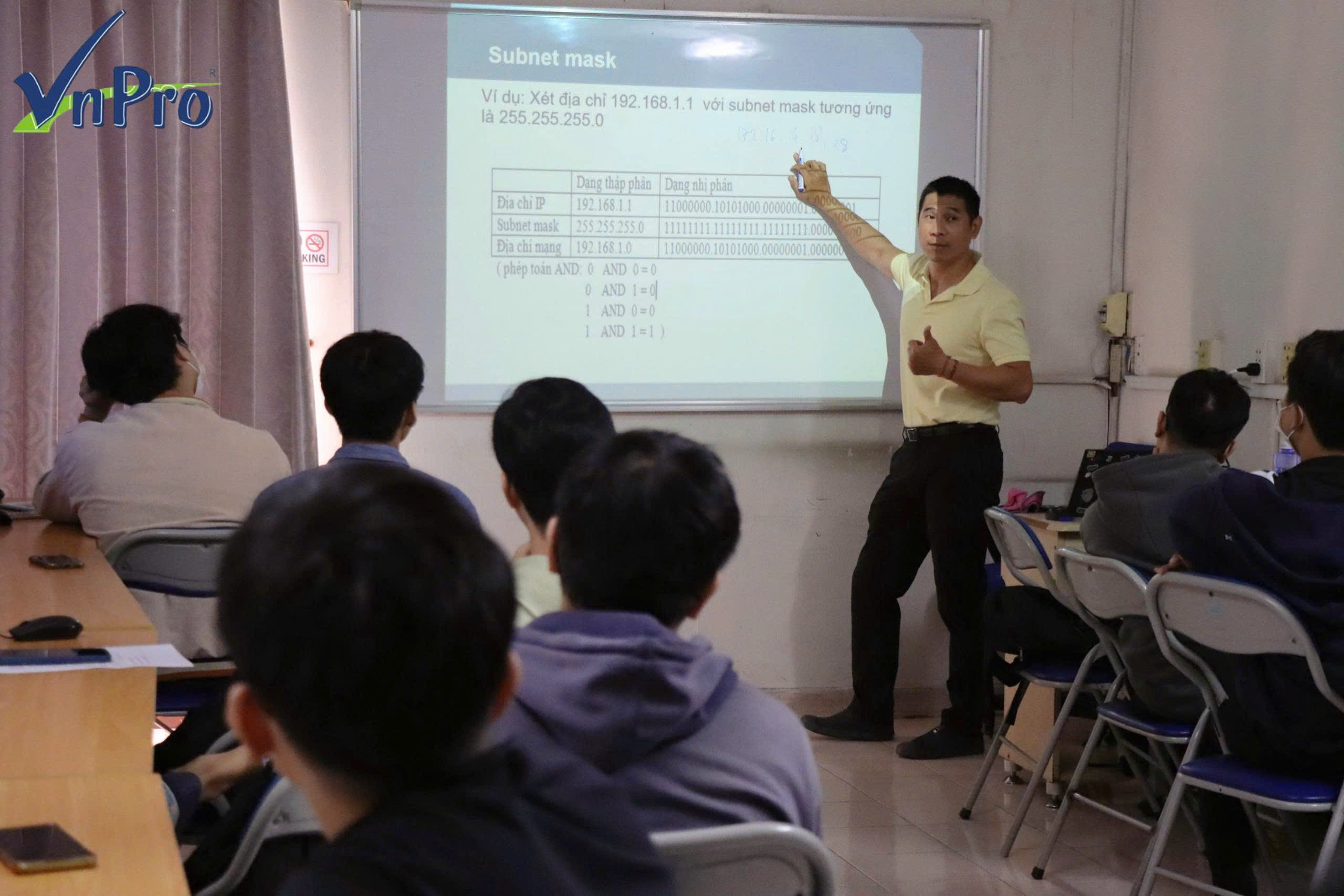 Click image for larger version

Name:	Ảnh những buổi học cuối năm tại VnPro 2.jpg
Views:	10
Size:	384.5 KB
ID:	438163