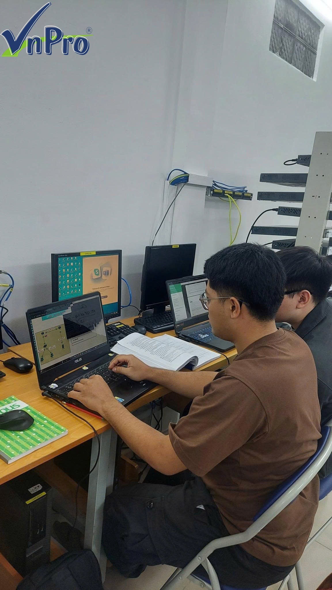 Click image for larger version

Name:	HÌNH ẢNH LỚP HỌC (3).jpg
Views:	9
Size:	338.0 KB
ID:	438212